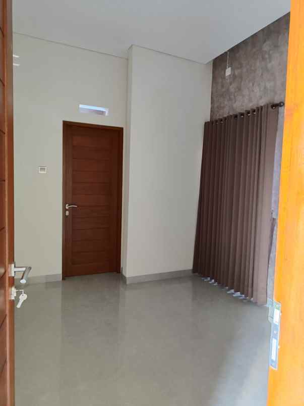 dijual rumah lantai 2 di kawasan denpasar selatan