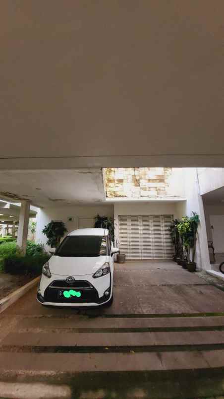 dijual rumah lebak bulus