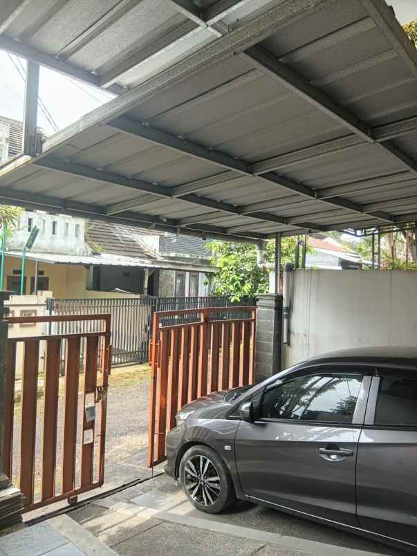 dijual rumah lembah teratai