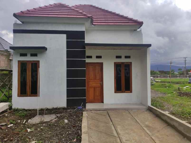 dijual rumah madiocondro secang