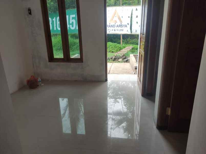 dijual rumah madiocondro secang