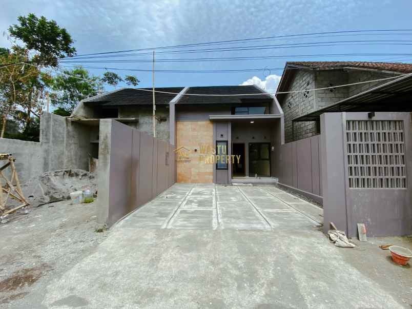 dijual rumah maguwoharjo depok sleman