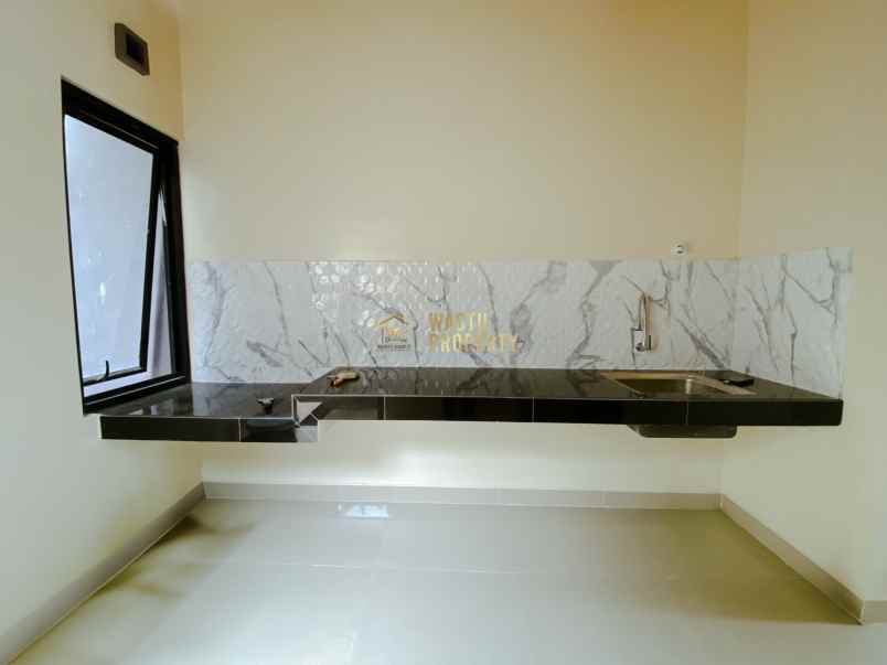 dijual rumah maguwoharjo depok sleman