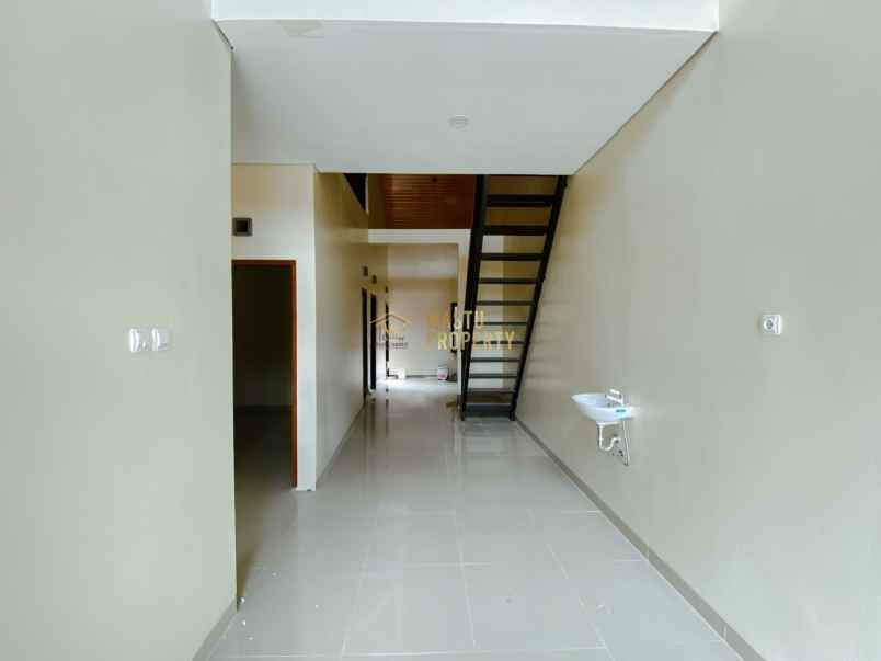 dijual rumah maguwoharjo depok sleman