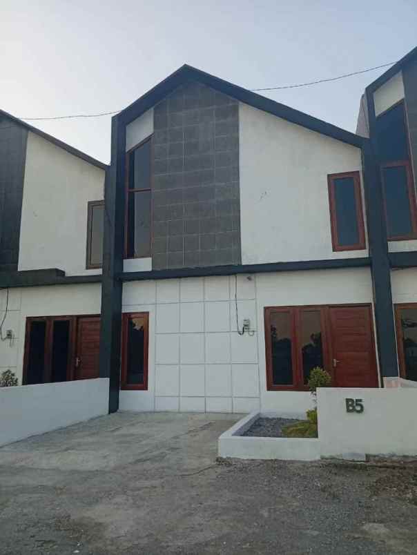 dijual rumah maguwoharjo depok sleman