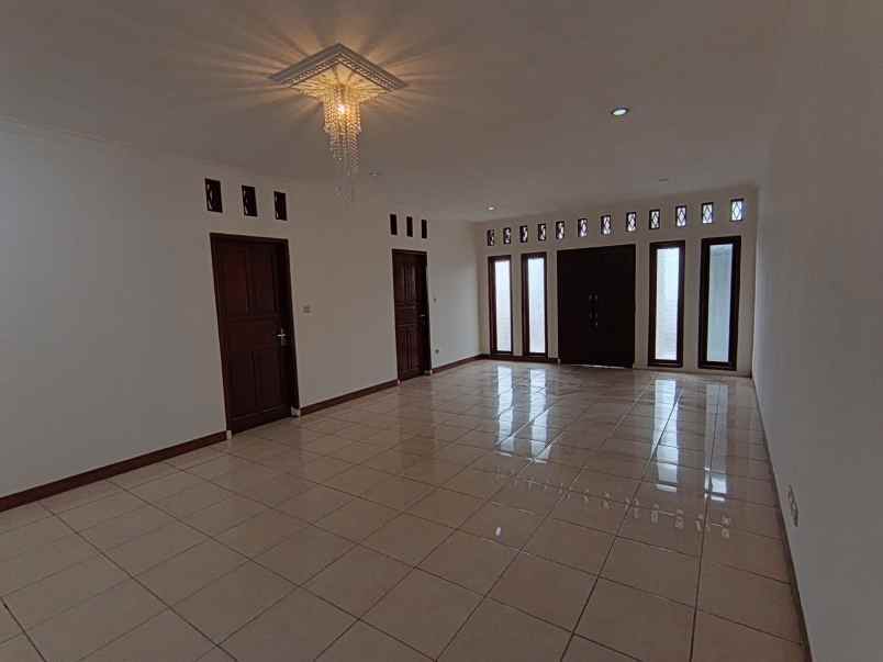 dijual rumah mainroad ciganitri logam