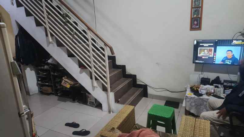 dijual rumah mainroad cisaranten