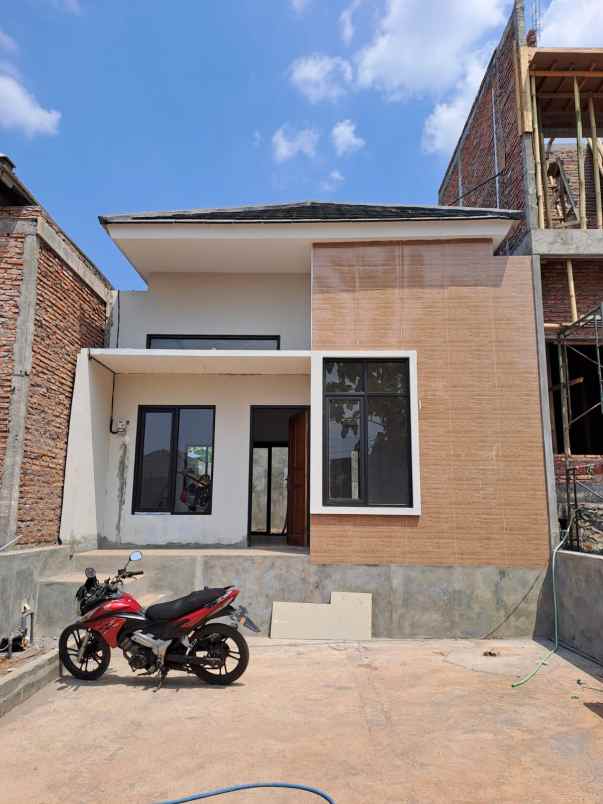 dijual rumah mangunharjo