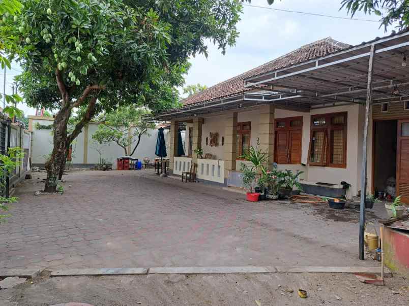 dijual rumah mantirejon