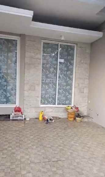 dijual rumah manyar jaya