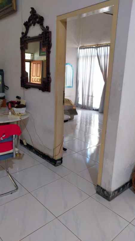 dijual rumah manyar kertoadi