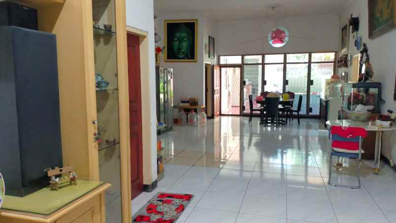 dijual rumah manyar kertoadi