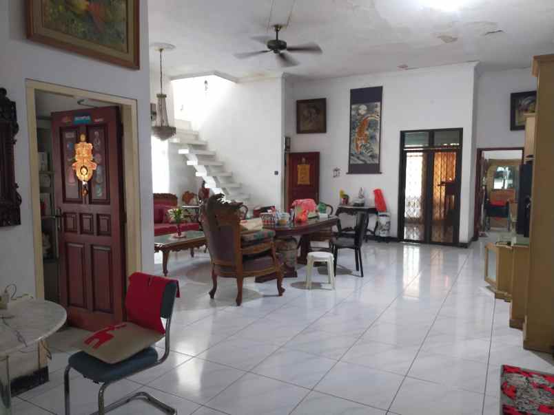 dijual rumah manyar kertoadi