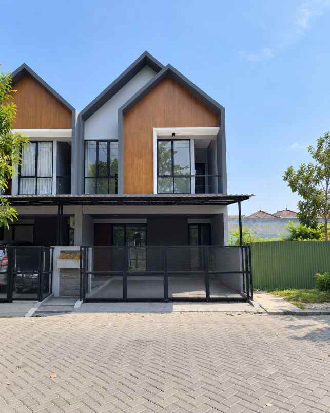dijual rumah manyar tirtoyoso utara