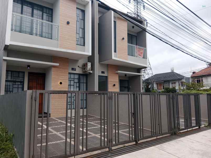 dijual rumah mekarwangi