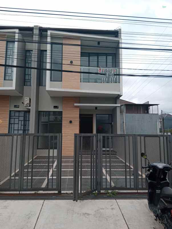 dijual rumah mekarwangi