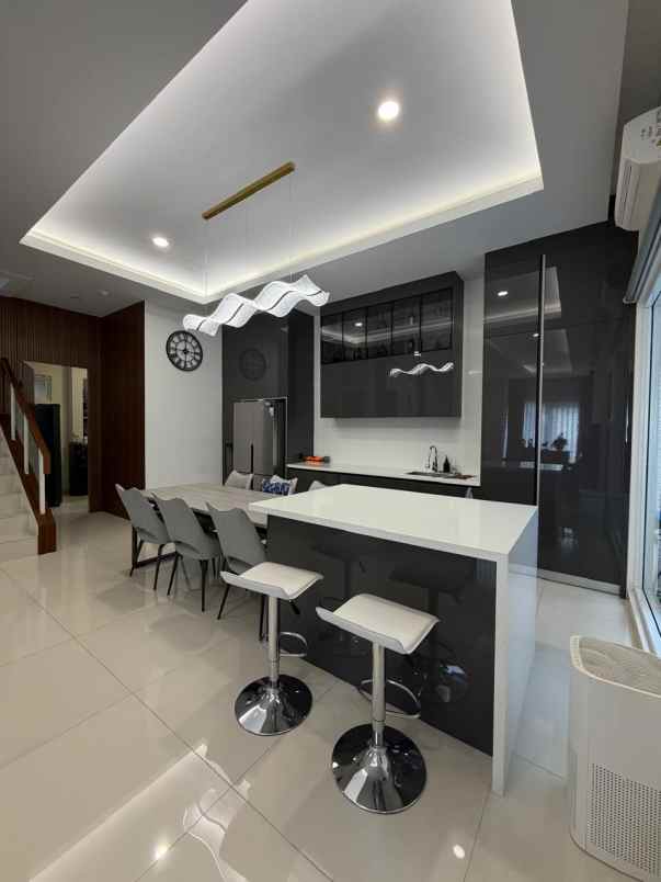 dijual rumah menteng village gading serpong