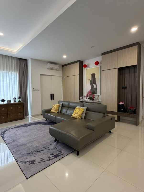 dijual rumah menteng village gading serpong