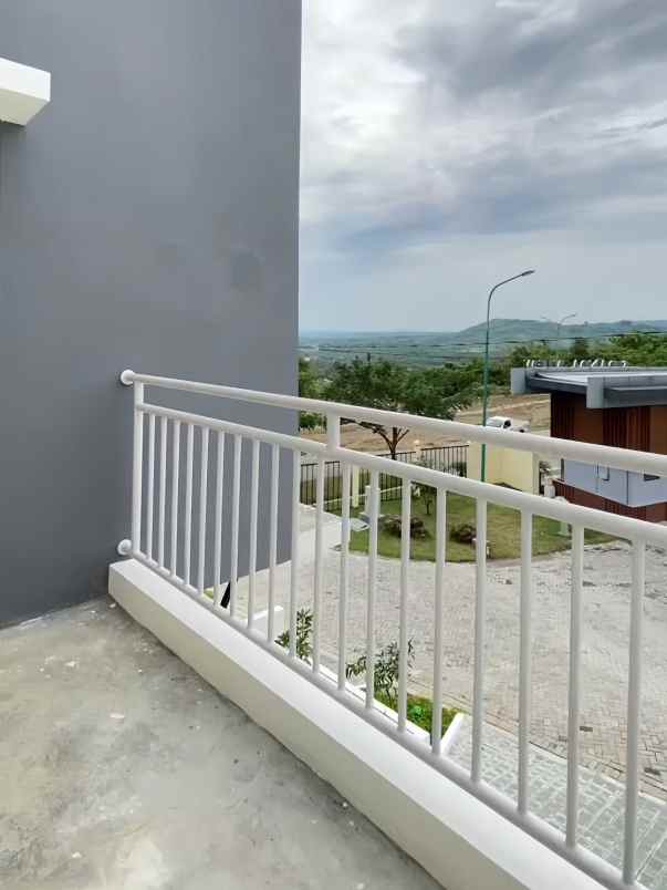 dijual rumah meteseh