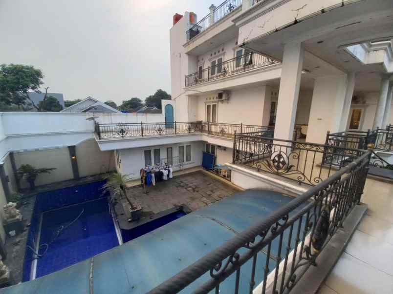 dijual rumah mewah di jatiasih 4 lantai turun harga