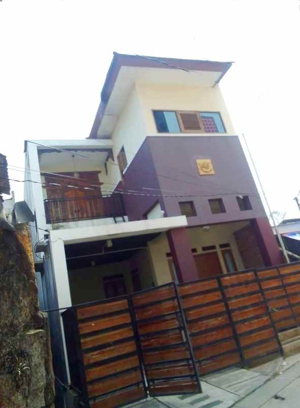 dijual rumah minimalist siap huni