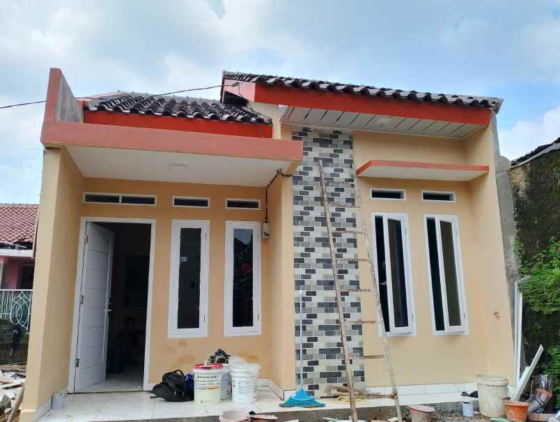 dijual rumah modern harga ekonomis cipayung