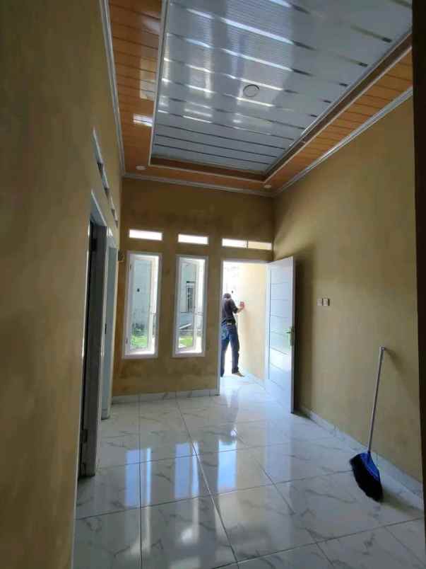 dijual rumah modern harga ekonomis cipayung