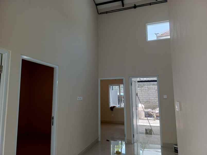 dijual rumah monang maning