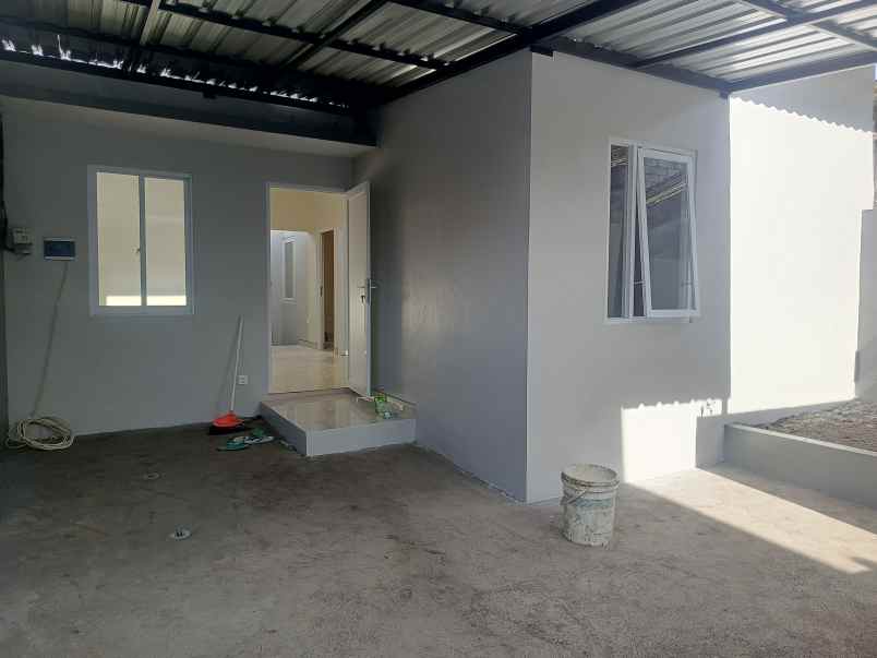dijual rumah monang maning