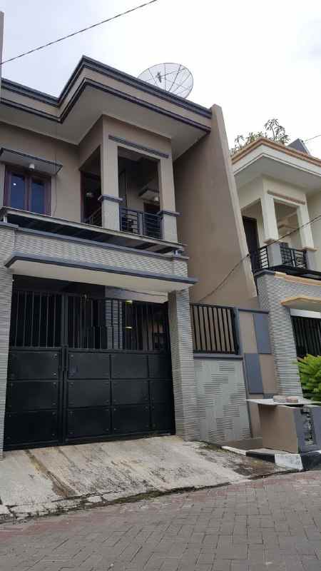 dijual rumah mulyosari prima