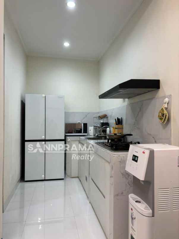 dijual rumah nempel tol limo di graha cinere depok