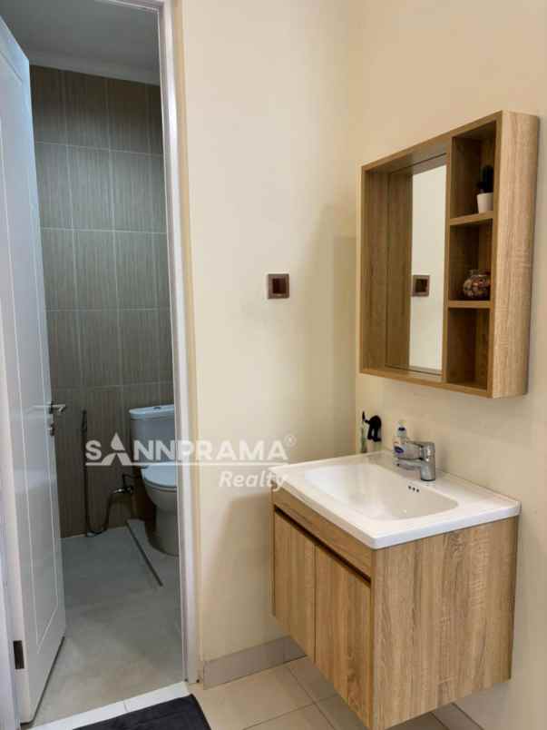 dijual rumah nempel tol limo di graha cinere depok