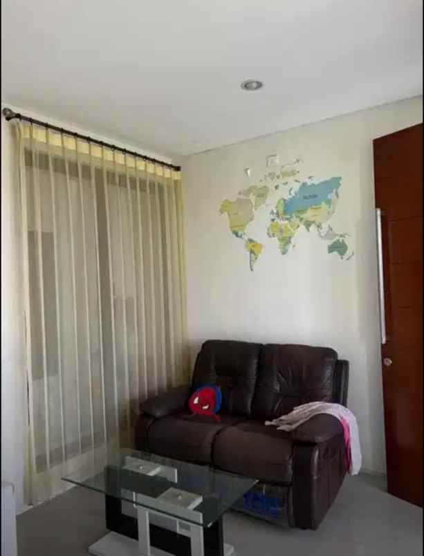 dijual rumah north west lake