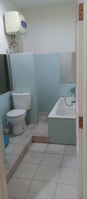 dijual rumah pakuwon city cluster taman