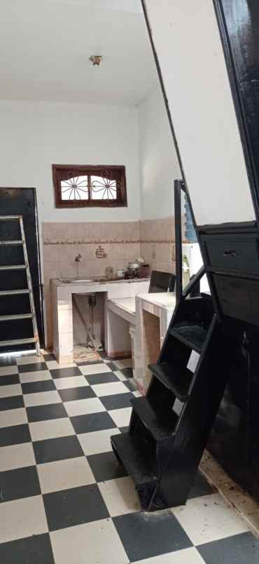 dijual rumah pancoran mas depok