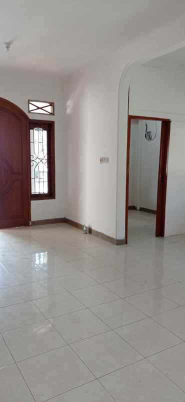 dijual rumah pancoran mas depok