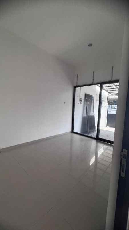dijual rumah pantai mentari