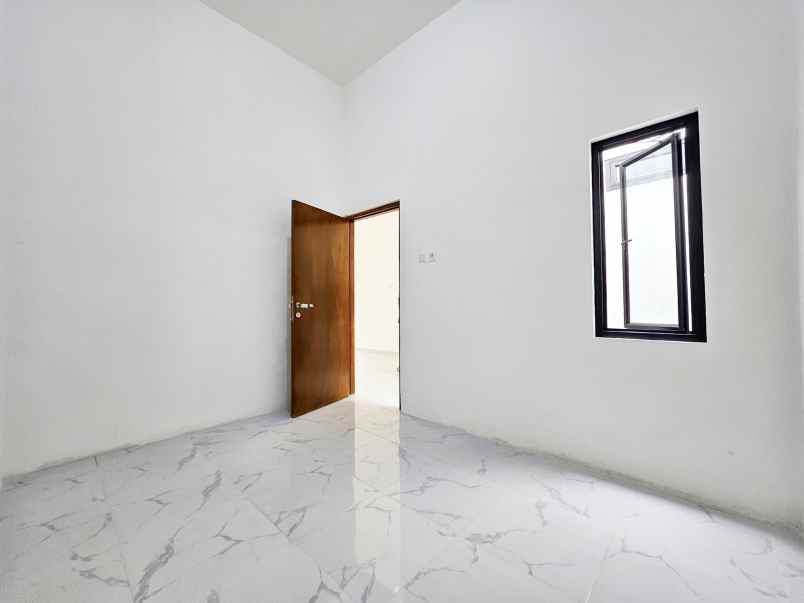 dijual rumah permata hijau permai kota