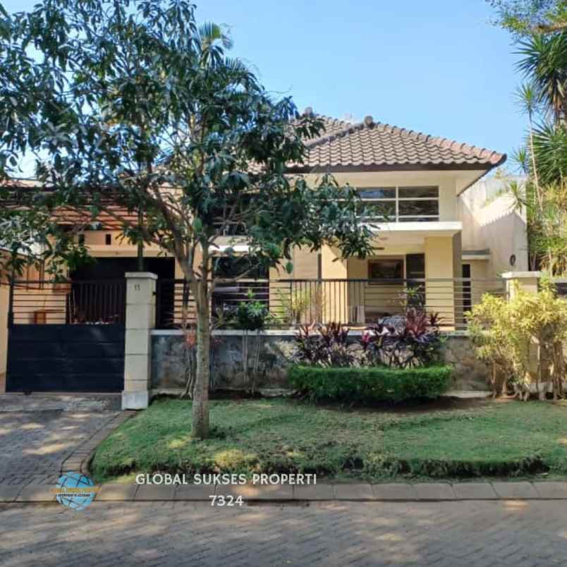 dijual rumah perum araya