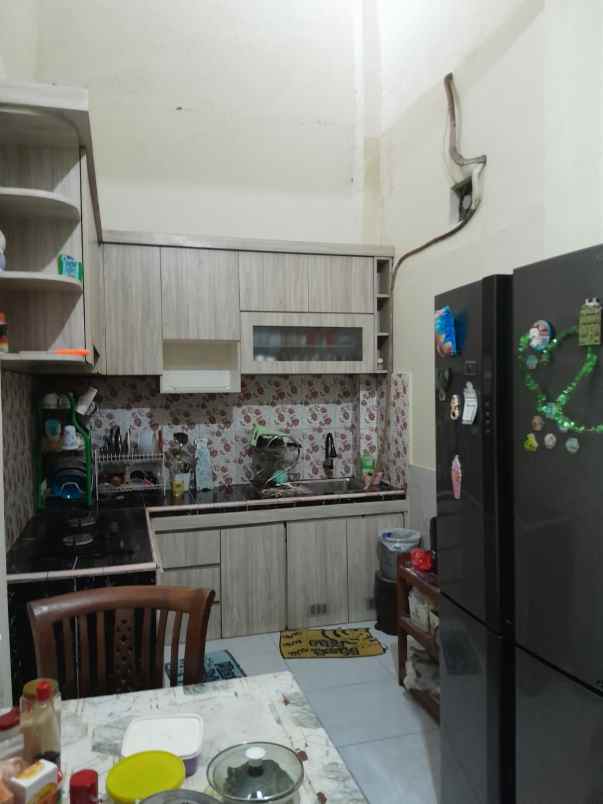 dijual rumah perum bumi inti persada