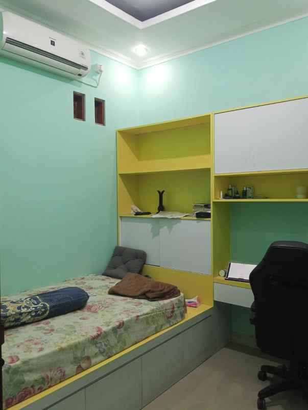 dijual rumah perum bumi inti persada