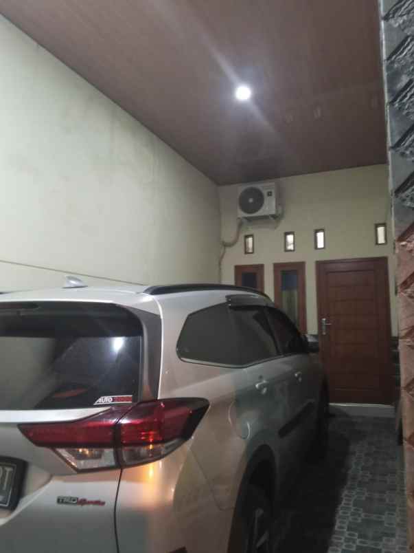 dijual rumah perum bumi inti persada