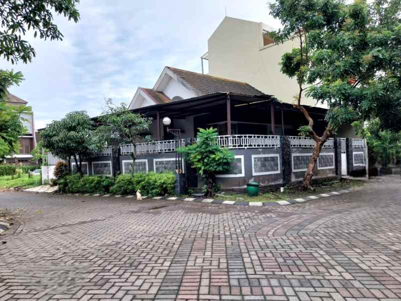 dijual rumah perum elit permata jingga