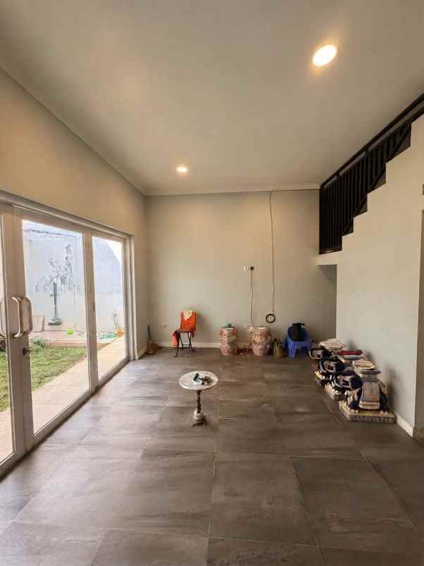 dijual rumah perum eramas 2000
