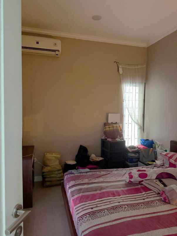 dijual rumah perum eramas 2000