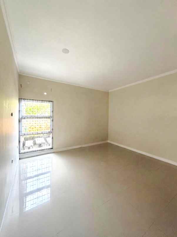 dijual rumah perum eramas 2000