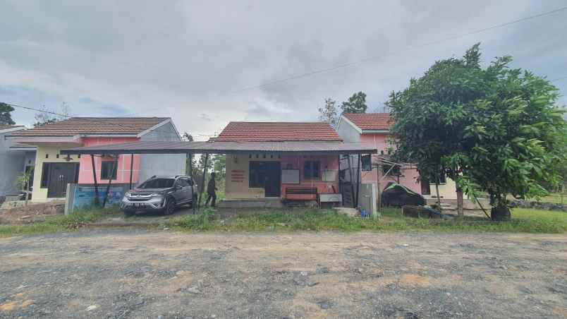 dijual rumah perum komplek guntung