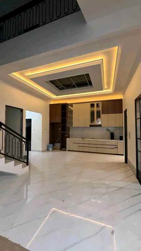 dijual rumah perum oma campus dau