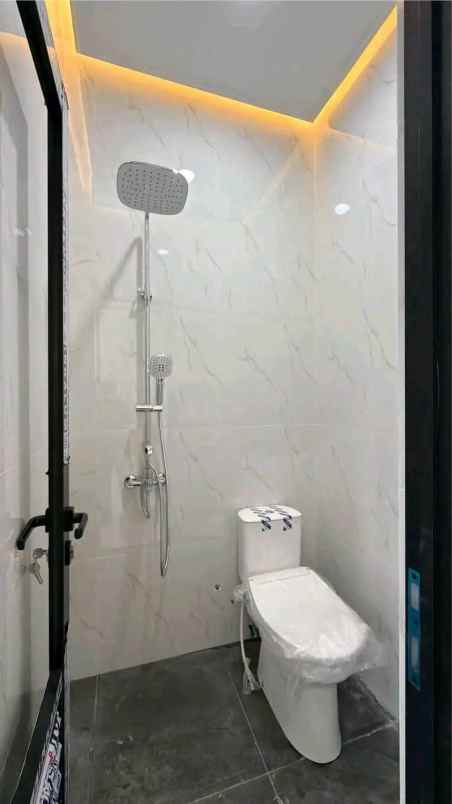 dijual rumah perum oma campus dau