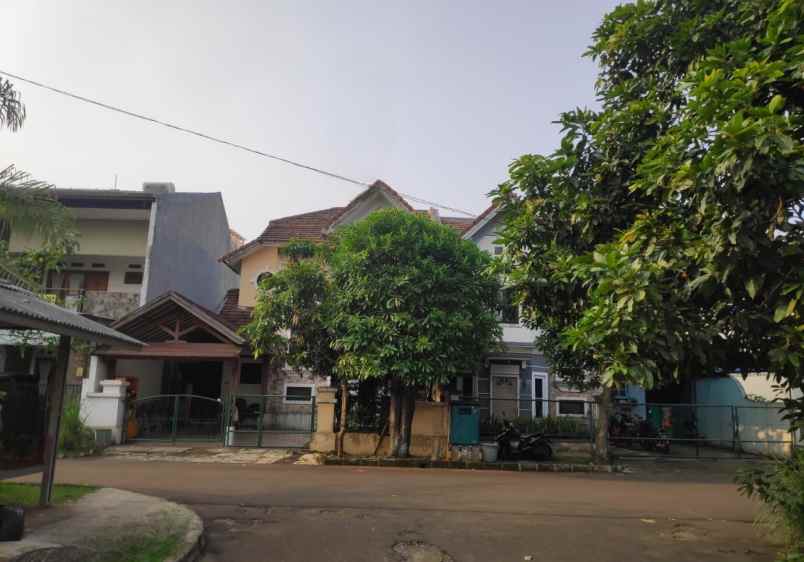 dijual rumah perumahan anggrek loka 2 3